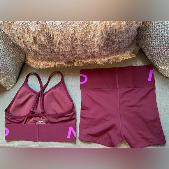 Women’s Nike Pro Shorts & Sports Bra Set - M/XL - Picture 4 of 6